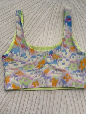 Fabletics Harlyn Midi Medium Impact Sports Bra Patch Work Daisy   M